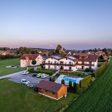 Pension Ambros Büchlberg Exterior foto